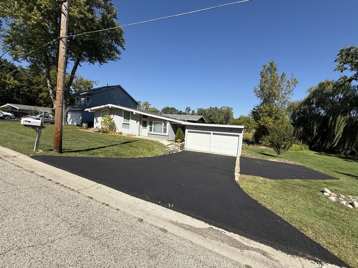 Property Photo: 559 Kimball Avenue IL 60084