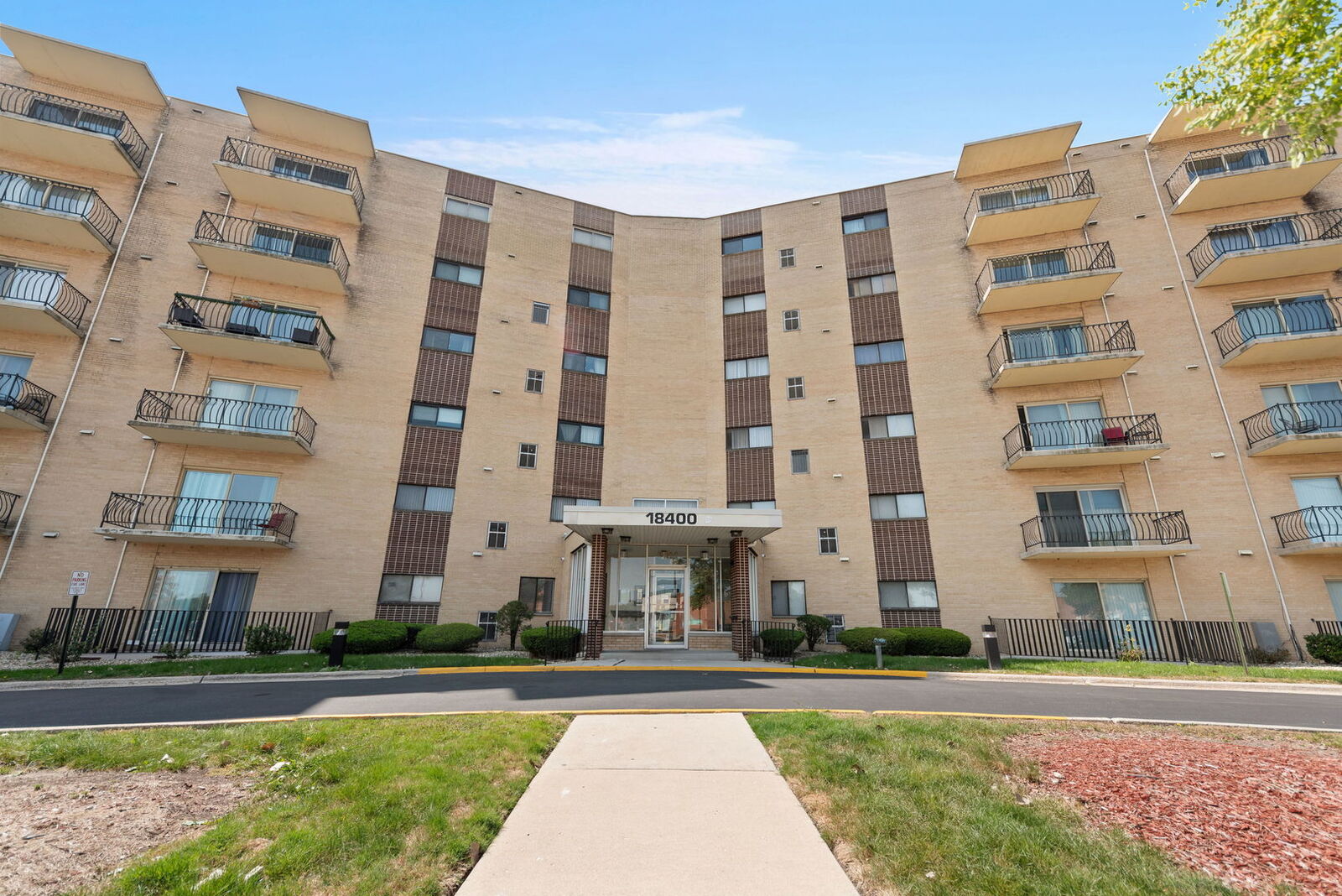 Property Photo:  18400 Cherry Creek Drive 109  IL 60430 