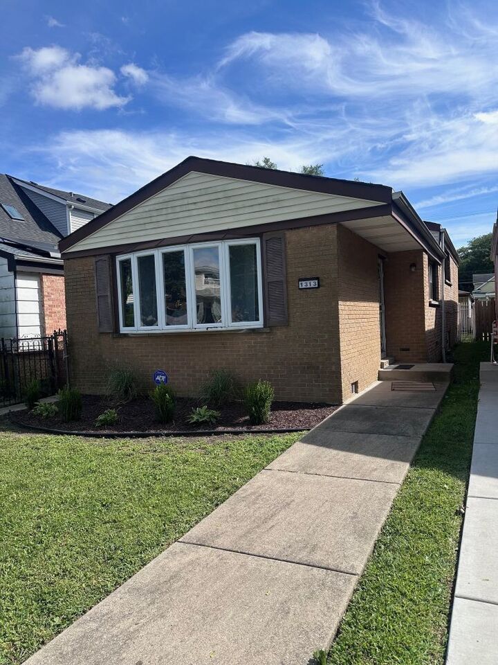 Property Photo:  1313 W 112th Street  IL 60643 