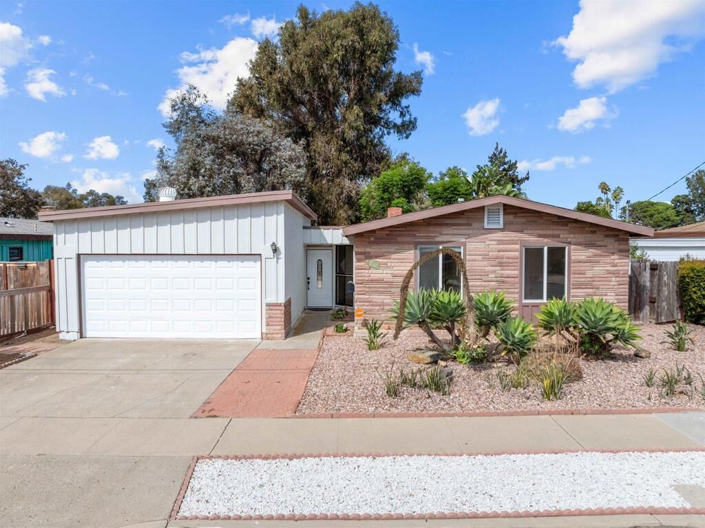 Property Photo: 5052 Capehart Street CA 92117