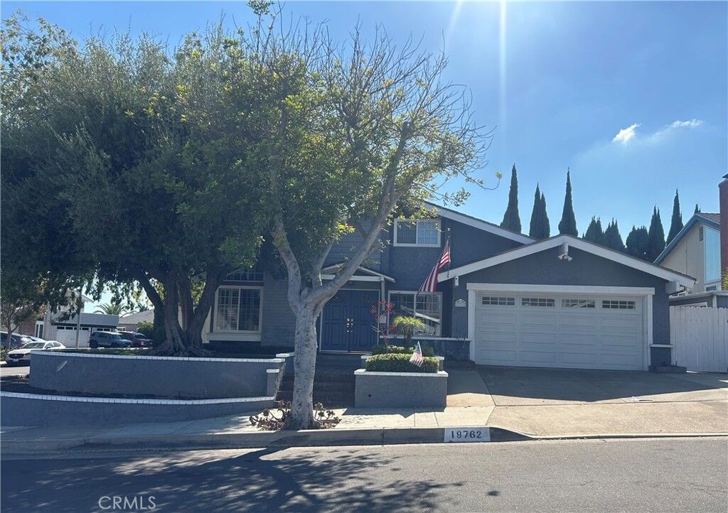 Property Photo:  19762 Ridgewood Place  CA 92886 