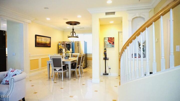 Property Photo: 11233 Ravenna Lane CA 91326