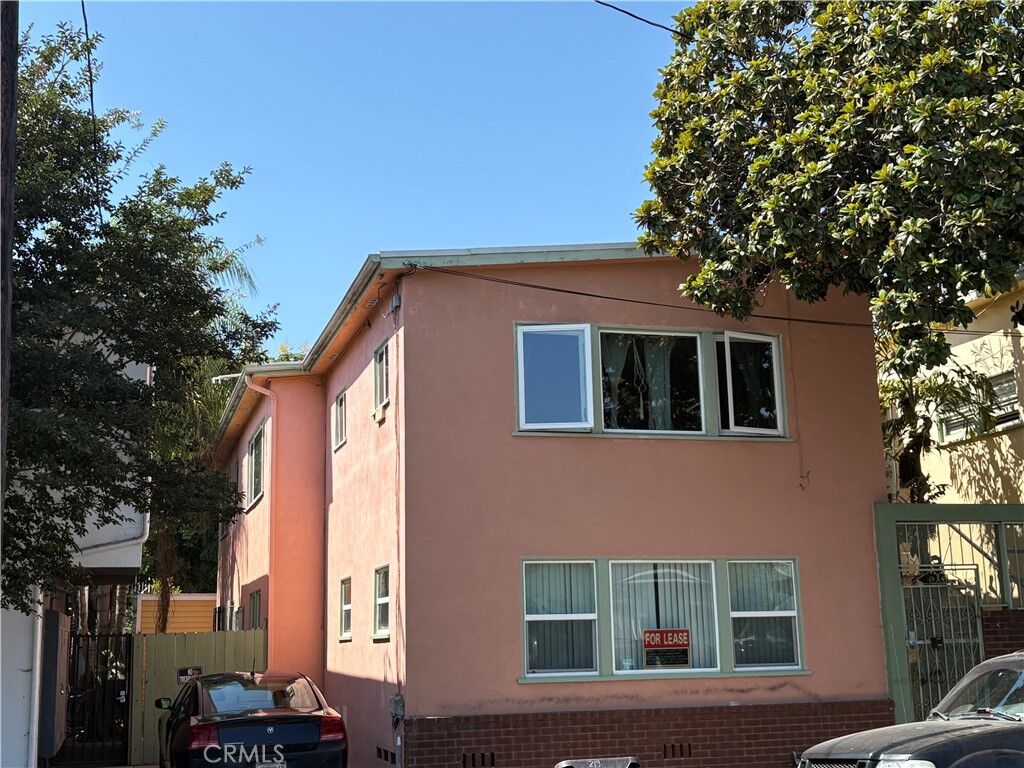 Property Photo:  219 Esperanza Avenue 1  CA 90802 