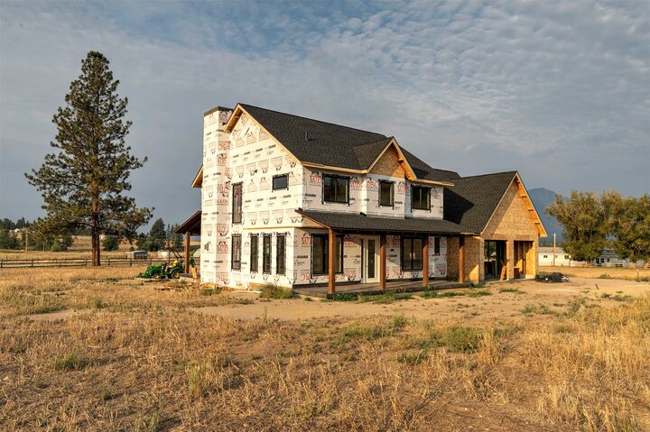Property Photo: 201 Barnwood Way MT 59870