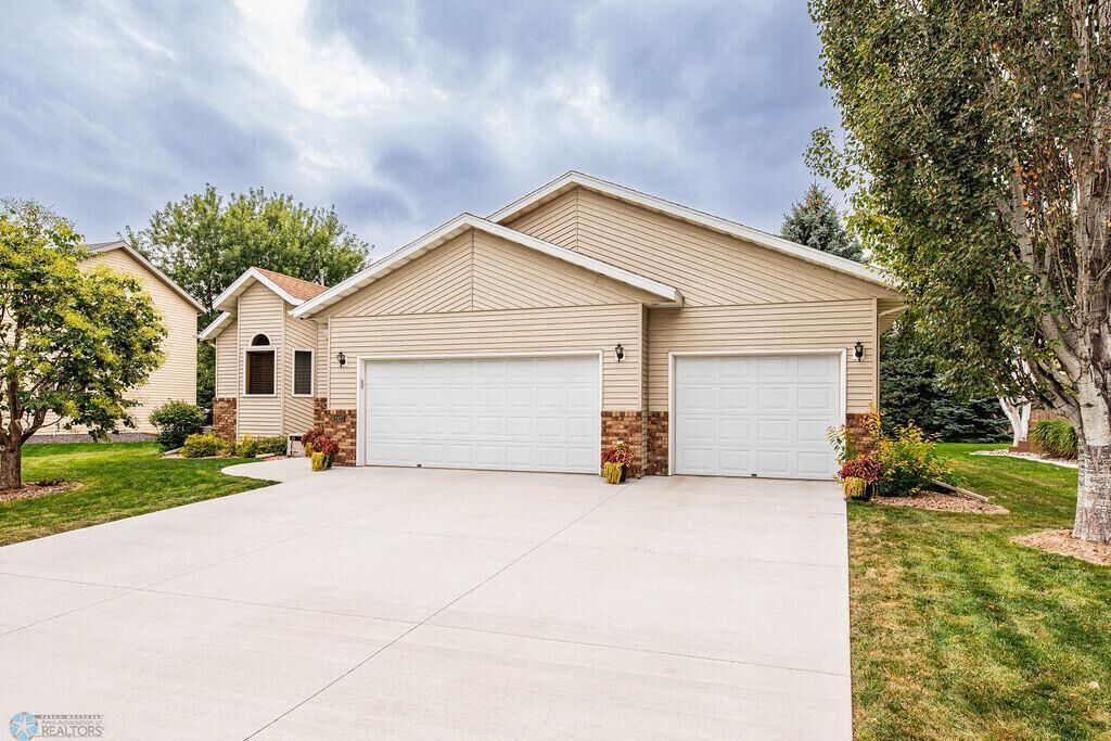 Property Photo: 2427 Victoria Rose Drive S ND 58104