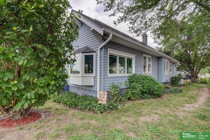 Property Photo:  2121 Castelar Street  NE 68108 