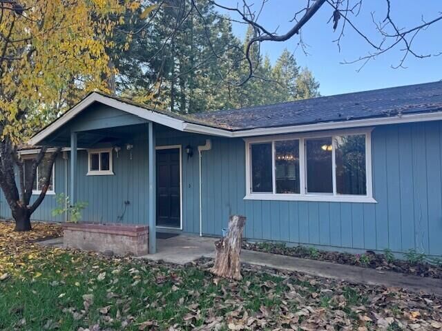 Property Photo: 634 Frederick Court OR 97523