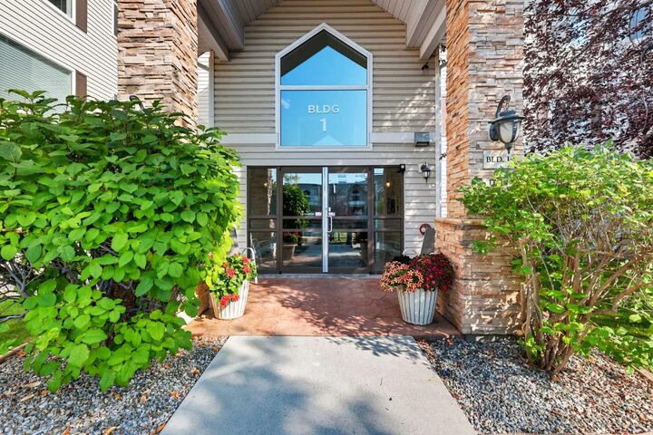 Photo de la propriété:  7451 Springbank Boulevard SW 1211  AB T3H 4K5 