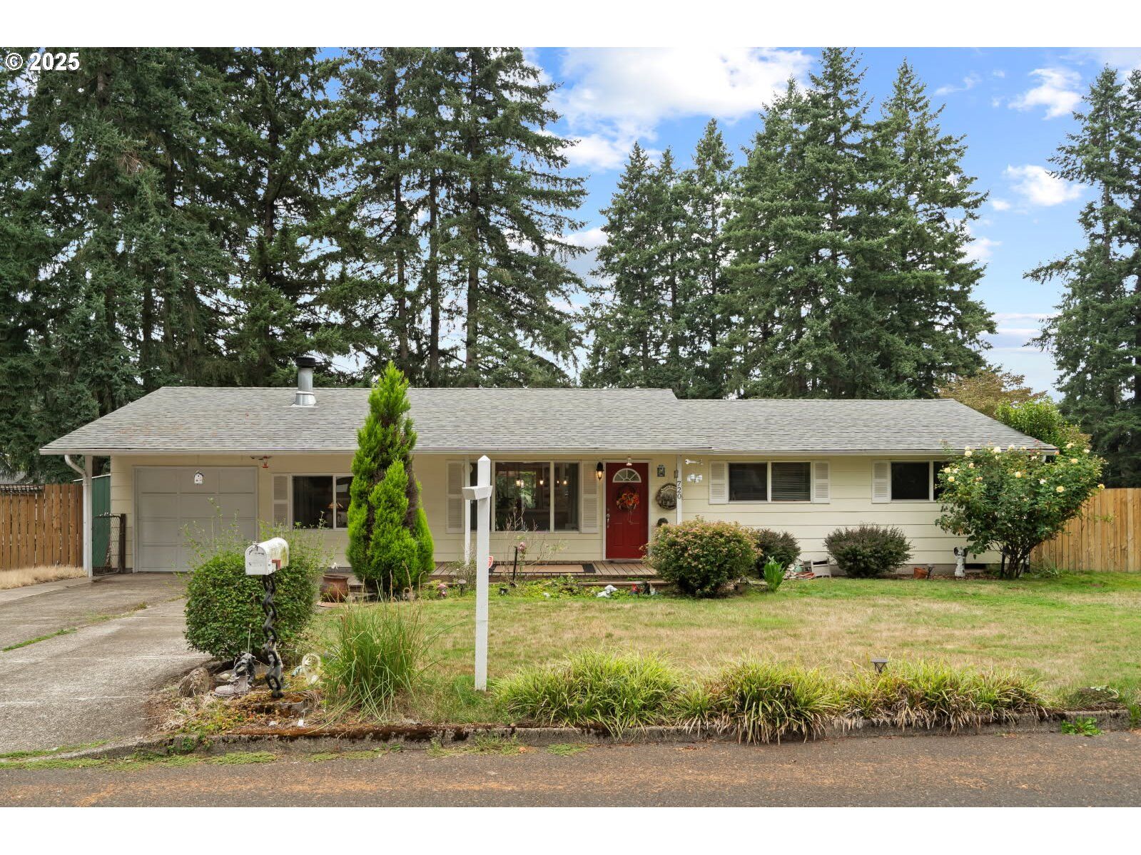Property Photo:  720 NE 124th Ave  WA 98684 