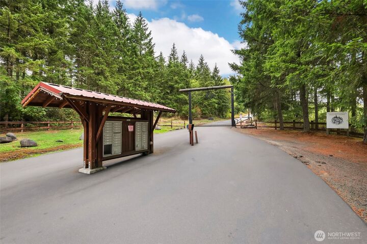 Property Photo: 7547 152nd Lane SE WA 98589