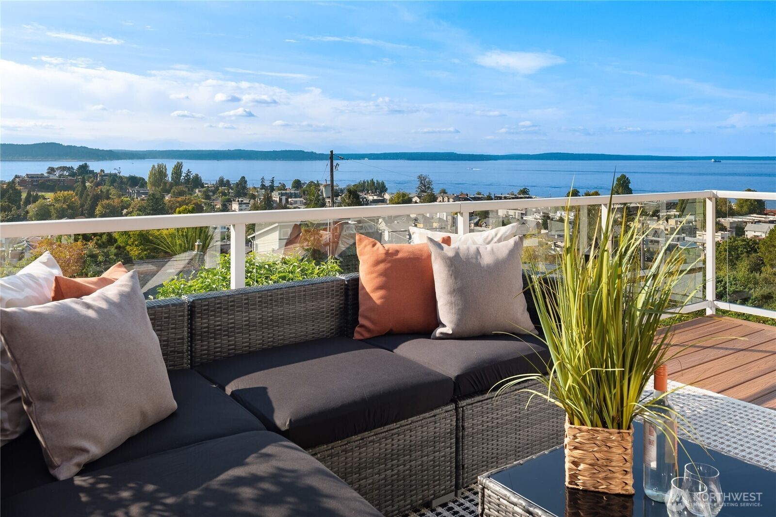 Property Photo: 3326 58th Avenue SW WA 98116