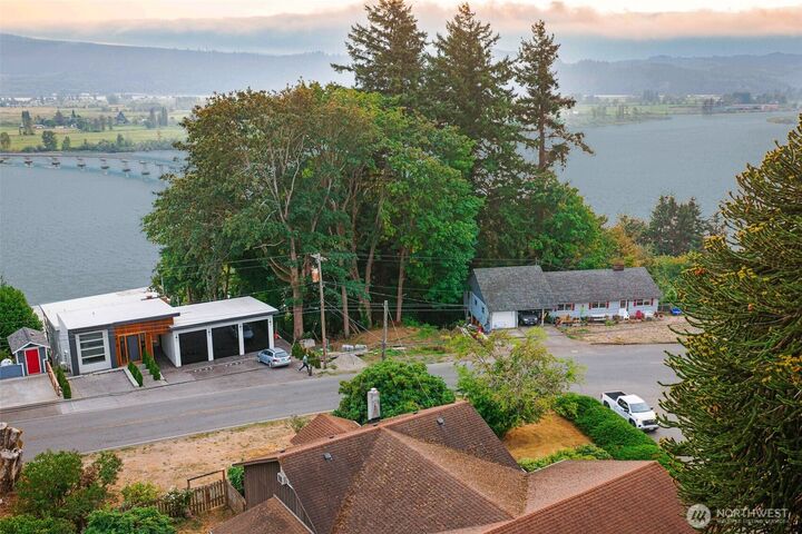 Property Photo:  500  Columbia Street  WA 98612 