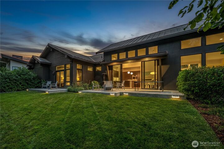 Property Photo: 2230 Crosshaven Drive WA 99362