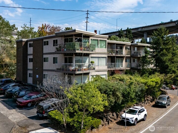 401 NE 40th Street  Seattle WA 98105 photo
