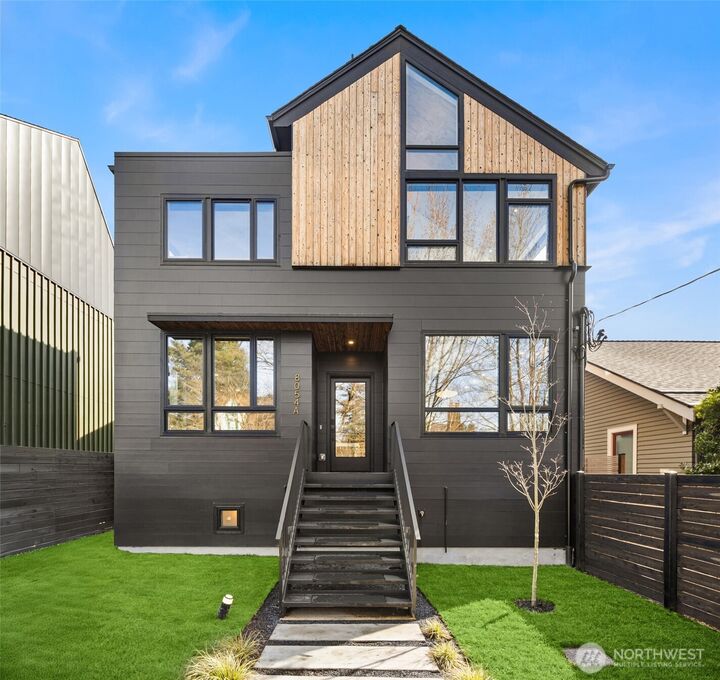 8054 A  Brooklyn Avenue NE  Seattle WA 98115 photo