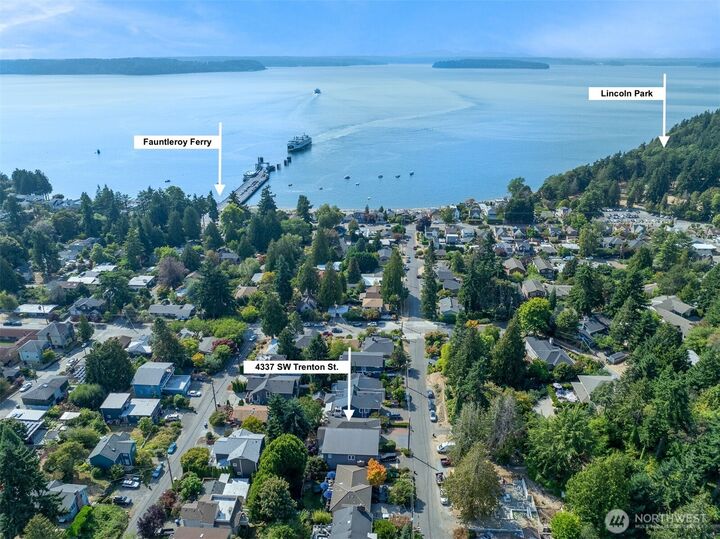 Property Photo: 4337 SW Trenton Street WA 98136