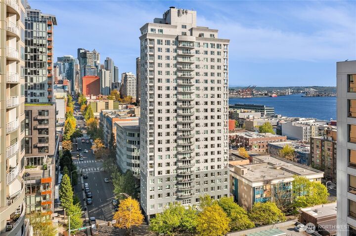 121  Vine Street 506  Seattle WA 98121 photo
