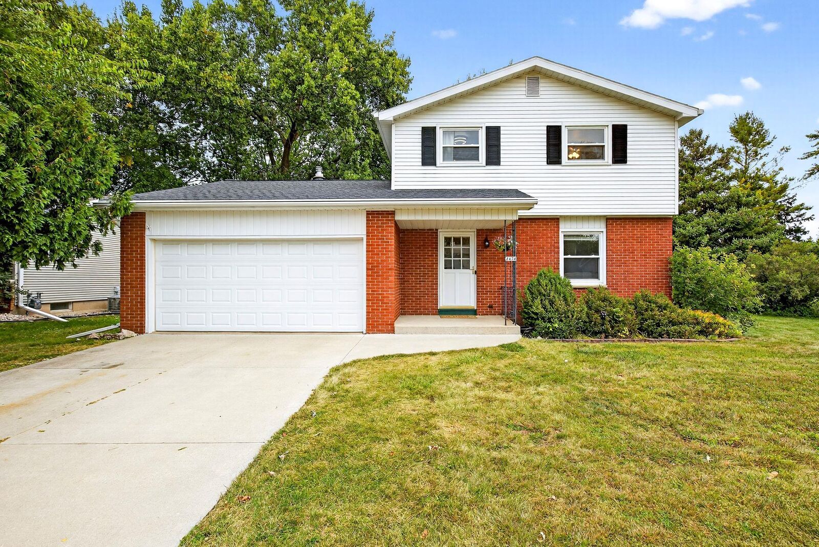 Property Photo:  2470 Arcadia Avenue  WI 54904-810 