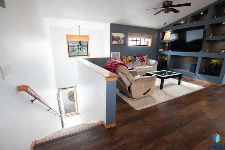 Property Photo:  1313 N Hazel Pl  SD 57107 