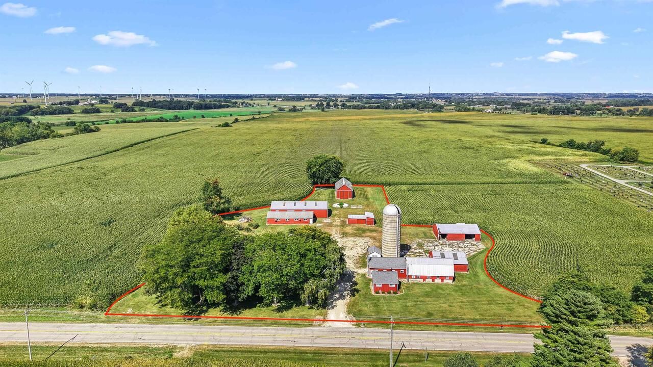 Property Photo:  W346 County Road P  WI 53956 