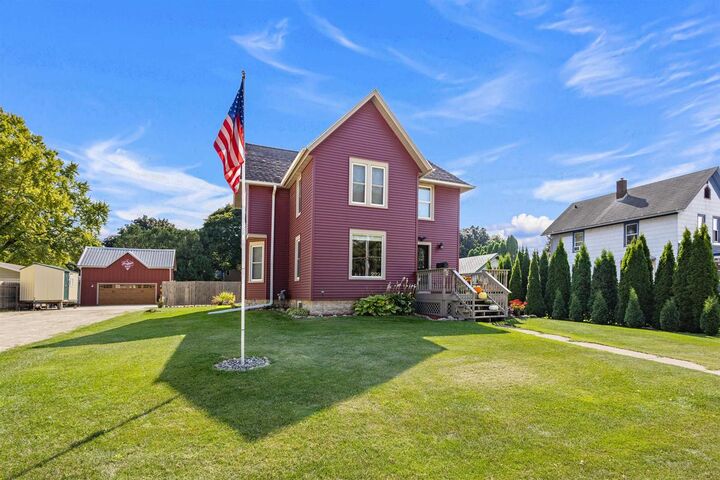 Property Photo: 222 West Oak Grove Street WI 53039