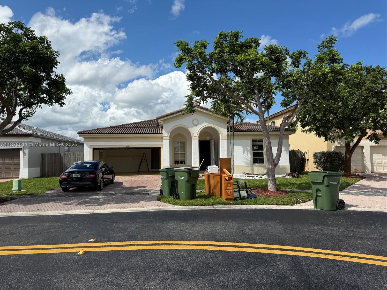 Property Photo:  4045 NE 15th St  FL 33033 
