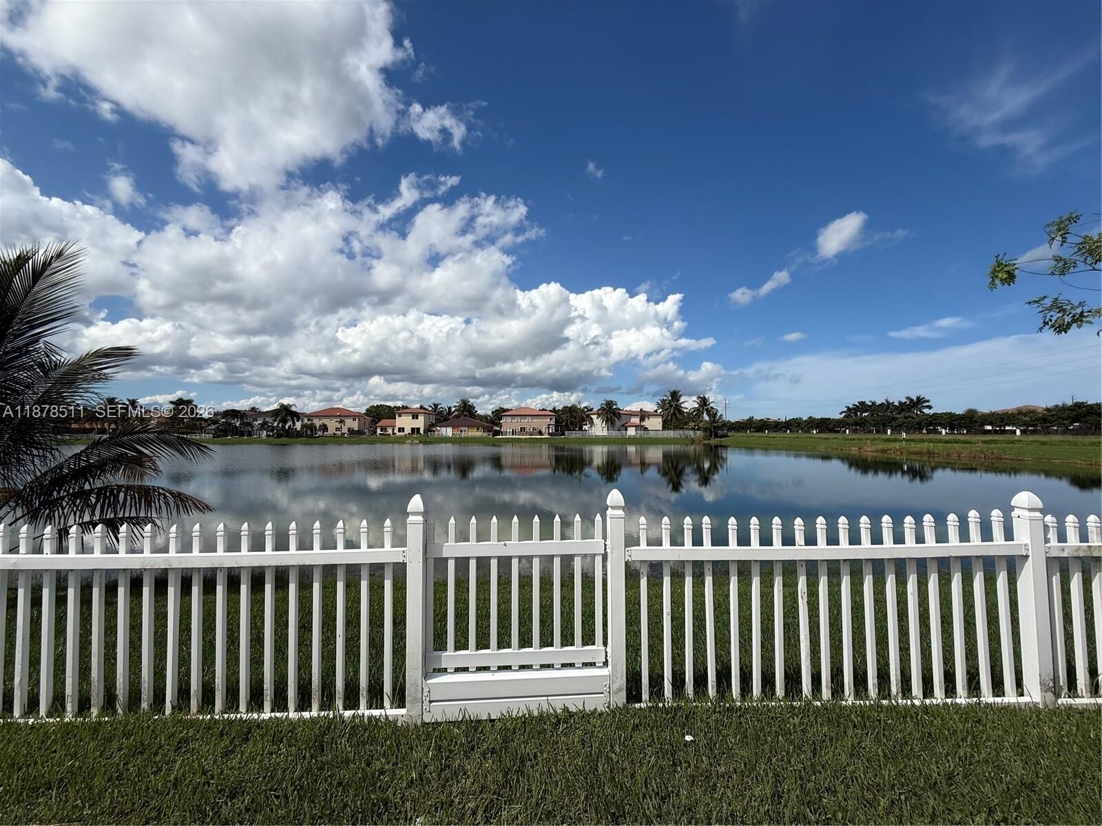 Property Photo:  4045 NE 15th St  FL 33033 