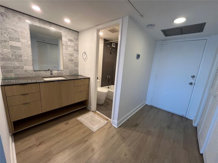 Property Photo: 11111 Biscayne Blvd 11A FL 33181