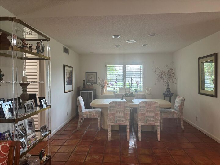 Property Photo:  3650 N 36th Ave 4  FL 33021 