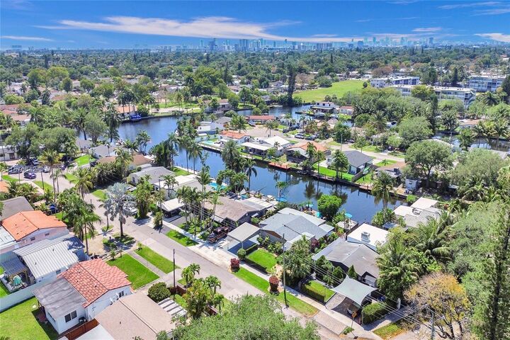 2713 Coolidge St  Hollywood FL 33020 photo