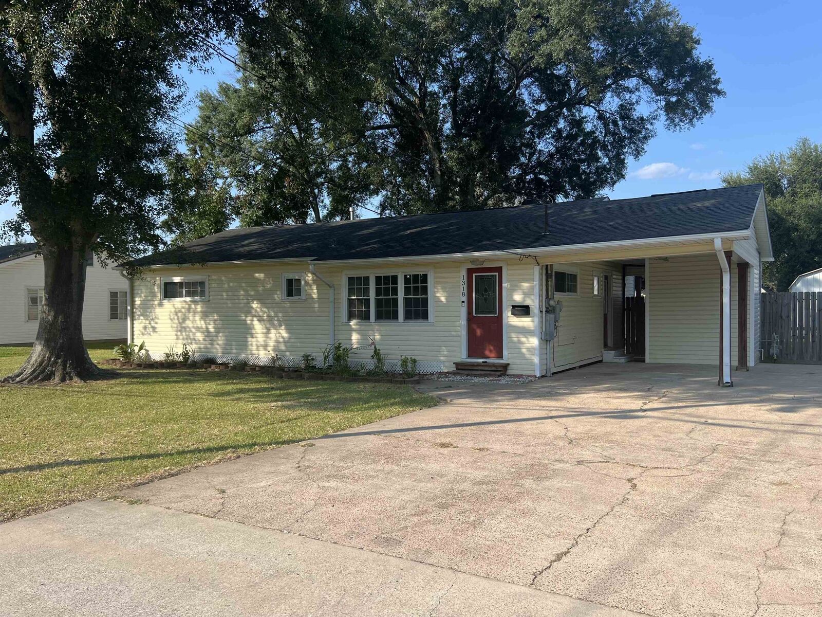 Property Photo:  1318 Herring Ave  TX 77651 