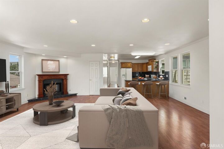 Property Photo:  4108 Moraga Street 4110  CA 94122 