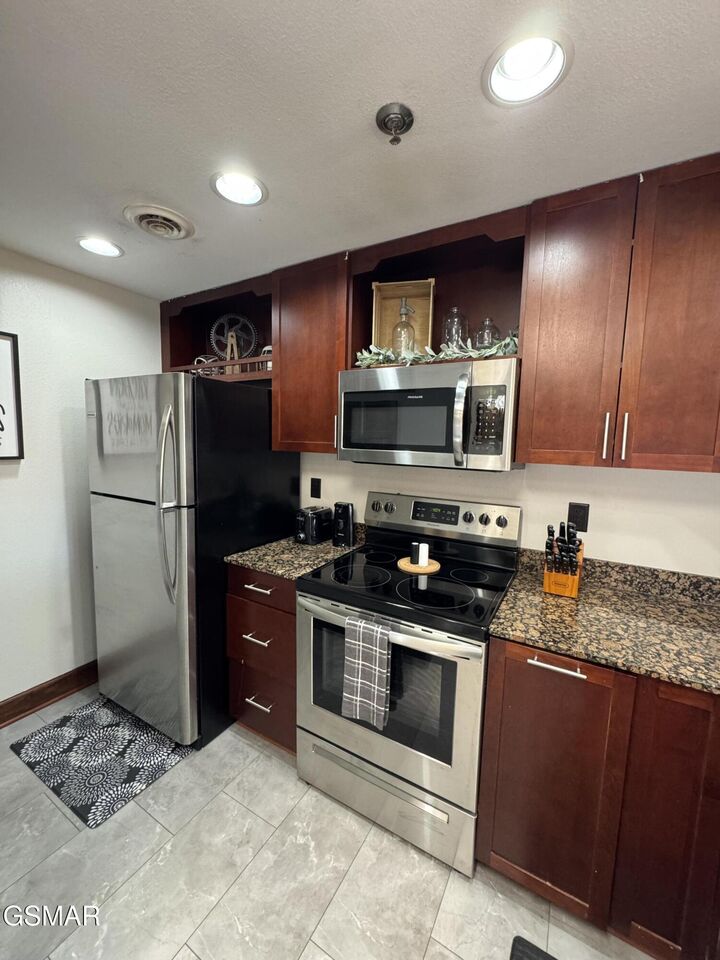 Property Photo:  410 Big Bear Way  TN 37863 