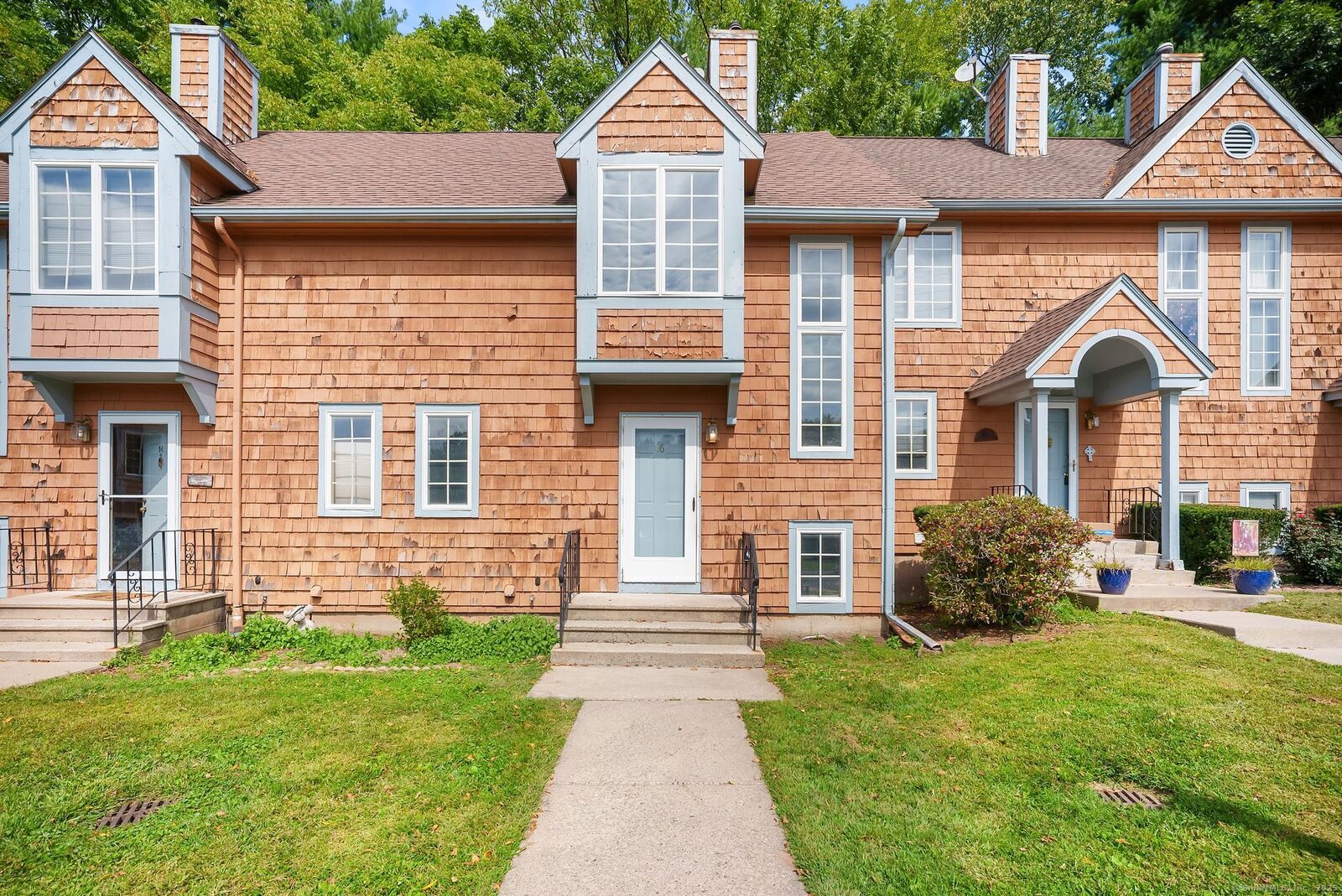 Property Photo:  16 Pamela Court 16  CT 06016 