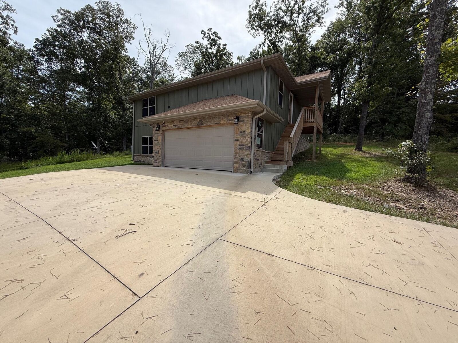 Property Photo: 207 Juniper Avenue MO 65689
