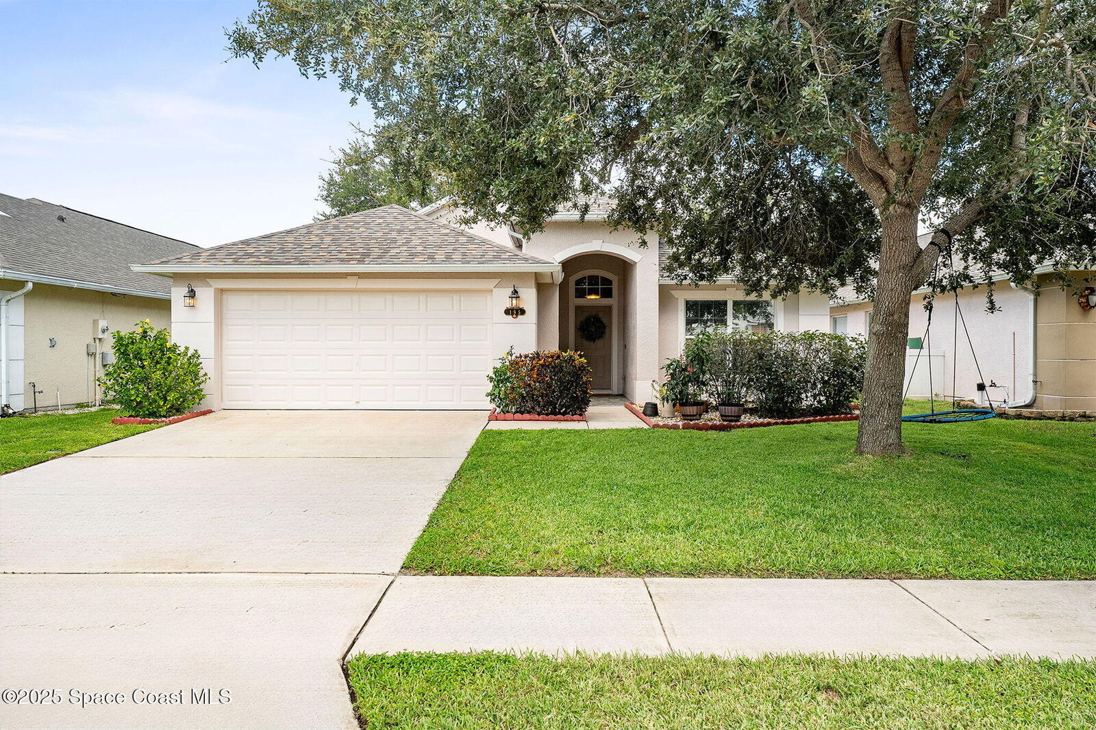 Property Photo:  195 Sedgewood Circle  FL 32904 