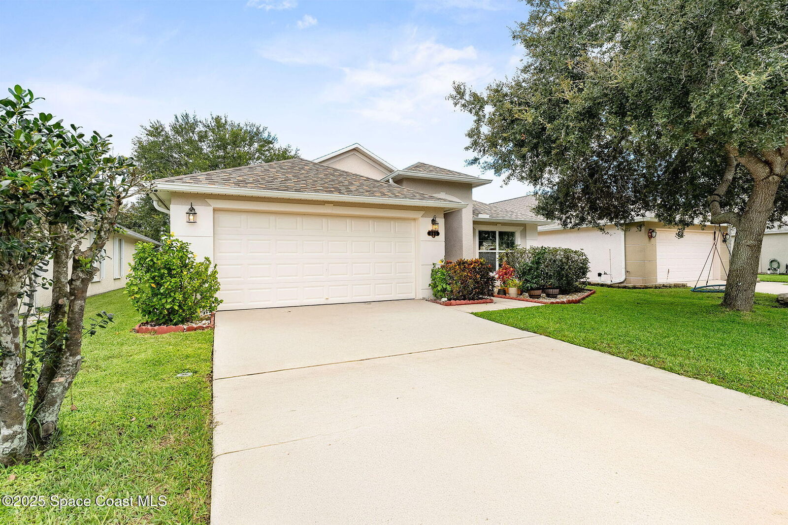 Property Photo: 195 Sedgewood Circle FL 32904