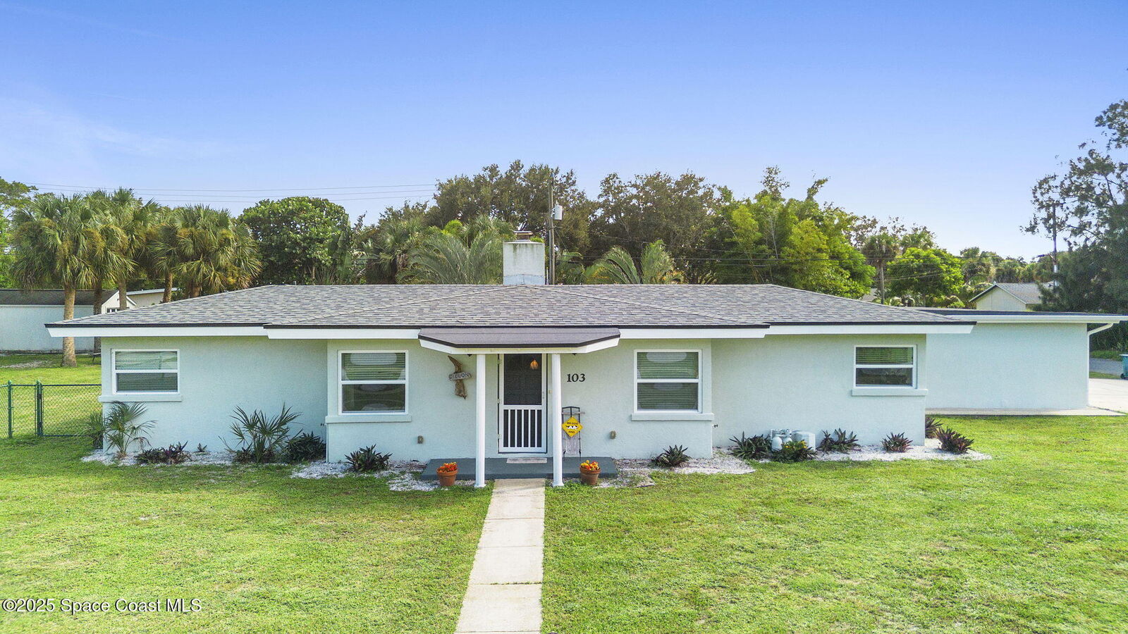 Property Photo:  103 E Avenue A  FL 32901 