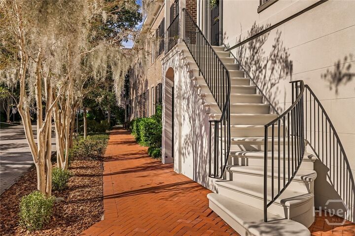 Property Photo:  510 E McDonough Street  GA 31401 