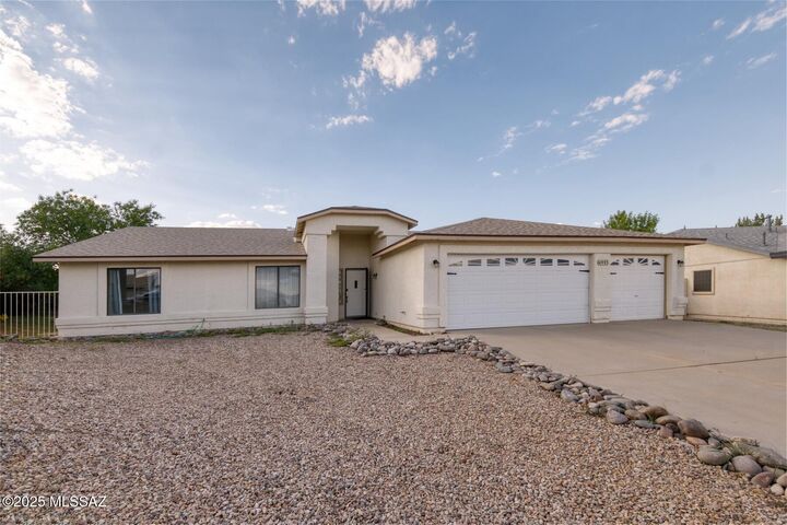 Property Photo:  4993 E Santiago Court  AZ 85635 
