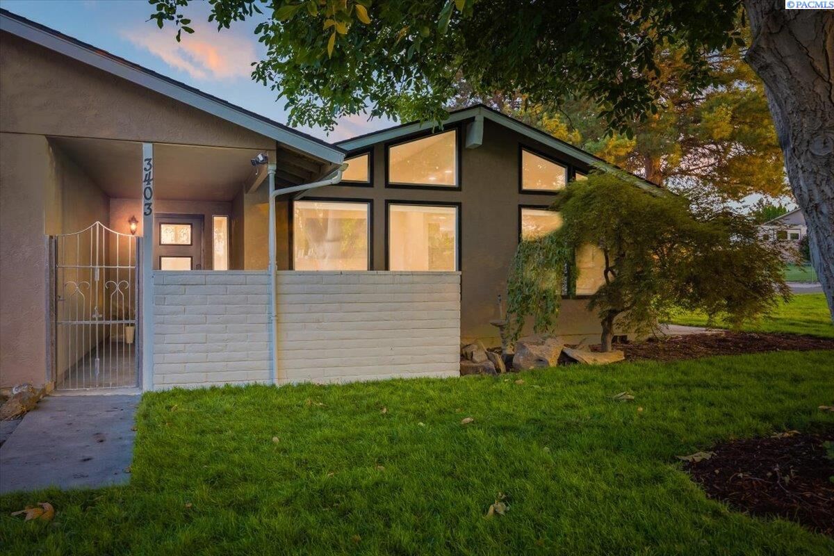 Property Photo:  3403 S Hartford St  WA 99337 