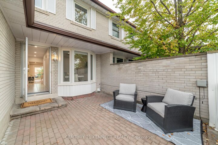Property Photo:  65 Tanjoe Crescent  ON M2M 1P6 