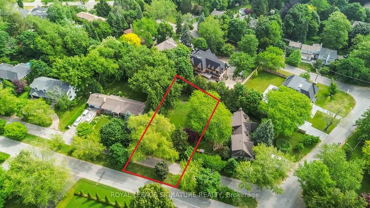 Property Photo:  2R Pine Ridge Drive  ON M1M 2X3 