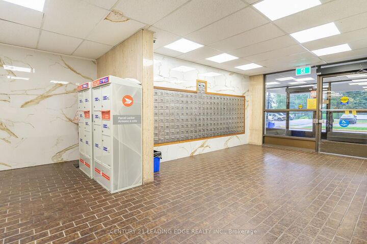 Property Photo:  45 Sunrise Avenue 1702  ON M4A 2S3 