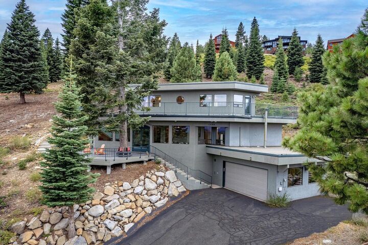 13180 Skislope Way  Truckee CA 96161-0000 photo