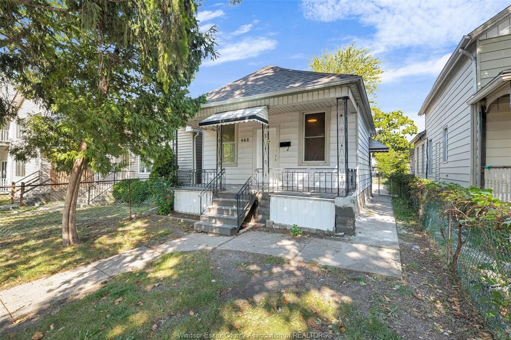 Property Photo:  468 Glengarry  ON N9A 1P9 