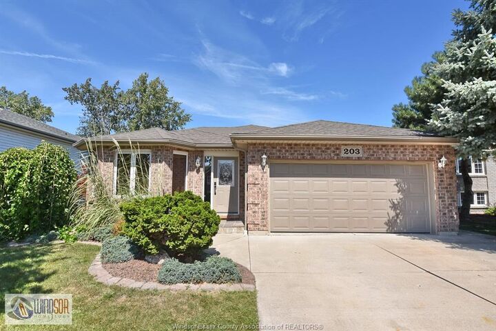 Photo de la propriété: 203 Mousseau ON N0R 1A0