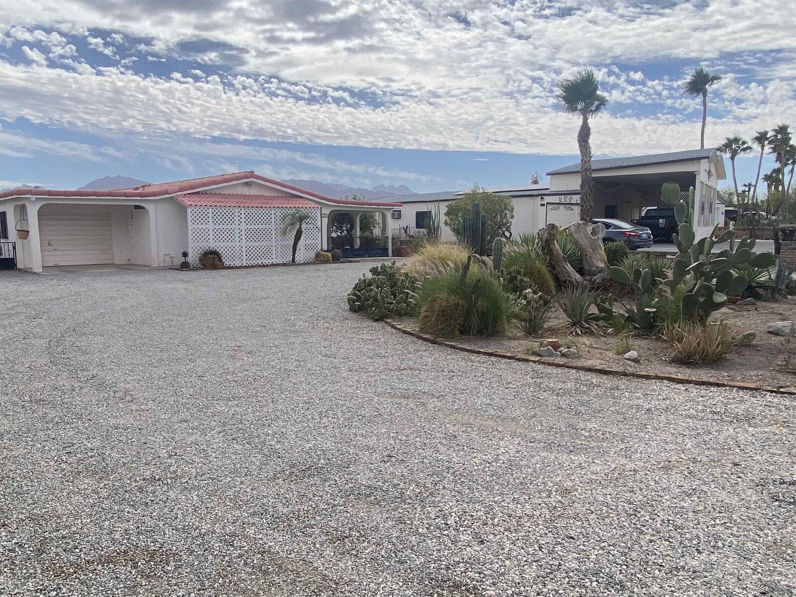 Property Photo: 12319 S Ironwood Dr AZ 85367