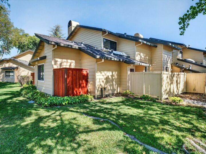 Property Photo:  2301 Woodlake Drive  CA 95405 