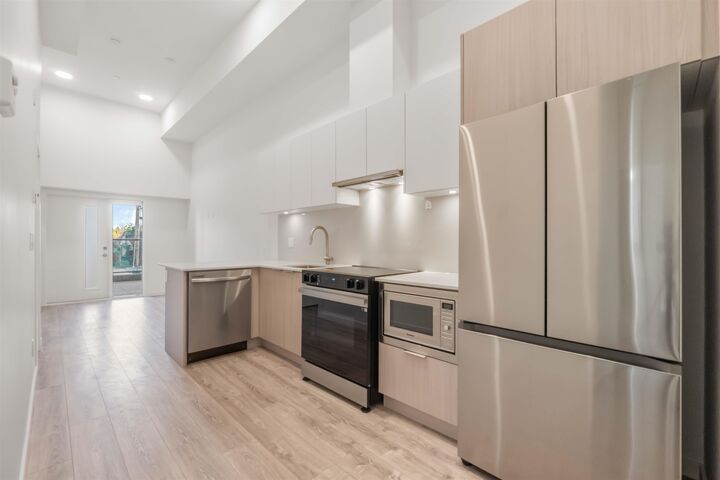 Property Photo: 10829 140 Street 107 BC V3R 0H4